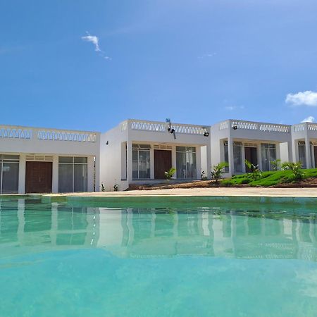 Cave Diani Holiday Apartments Diani Beach Exteriör bild