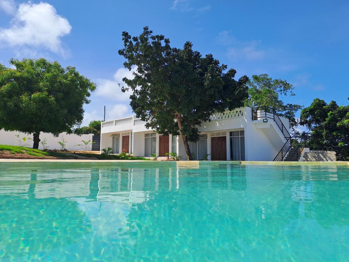 Cave Diani Holiday Apartments Diani Beach Exteriör bild